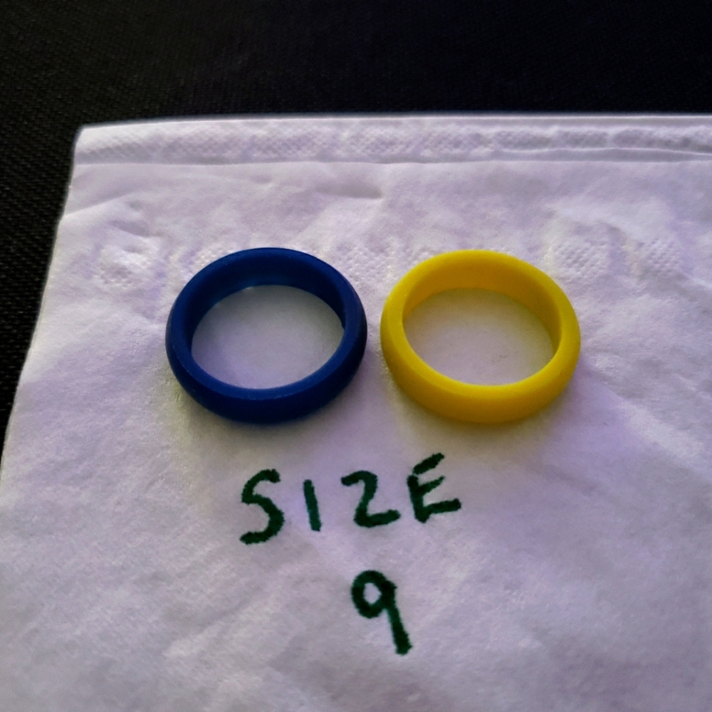 Qalo Silicone Rings blue yellow